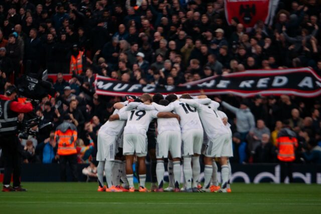 O Manchester United confirmou o XI inicial para enfrentar o Senne Lammens jogando contra o Everton