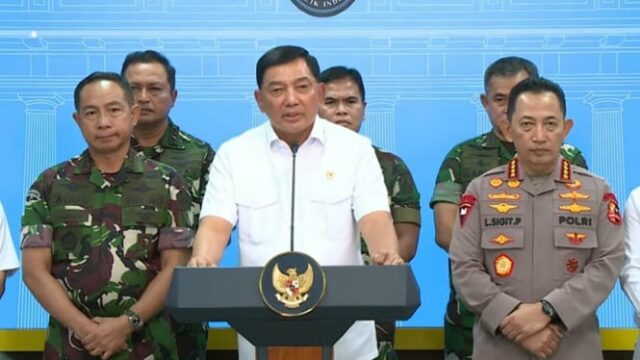 O Ministro da Defesa confirma que irá reforçar a segurança O Ministro da Defesa confirma que irá reforçar a segurança em Aceh, Jacarta e Papua, esta é a razão