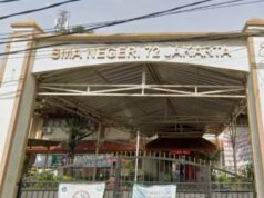 O Ministro da Educação Básica afirma que o suspeito da explosão do SMAN 72 foi transferido para o Hospital da Polícia Nacional O Ministro da Educação Básica afirma que o suspeito da explosão do SMAN 72 foi transferido para o Hospital da Polícia Nacional