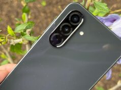 O Samsung Galaxy A36 não fazia sentido por US$ 400, mas não tenho reclamações por US$ 50 Display do Samsung Galaxy A36 mostrando a tela inicial