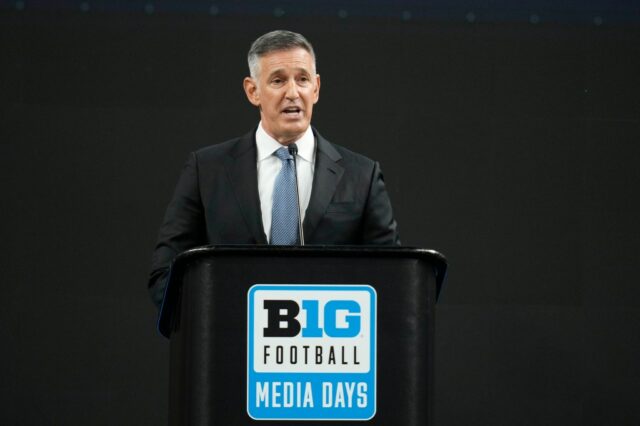 O acordo de capital privado da Big Ten está em O acordo de capital privado da Big Ten está em pausa, dando a Petitti tempo para se reagrupar e erradicar as vibrações preocupantes do Pac-12