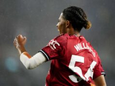 O ‘assustador’ garoto-prodígio marca o primeiro gol profissional para lembrar ao Man Utd que ele pode ser uma futura estrela ícone de correio