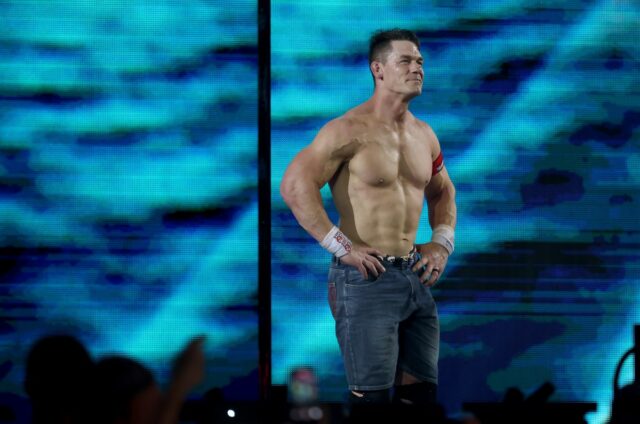 O ato de bondade fora das câmeras de John Cena John Cena walks off following
