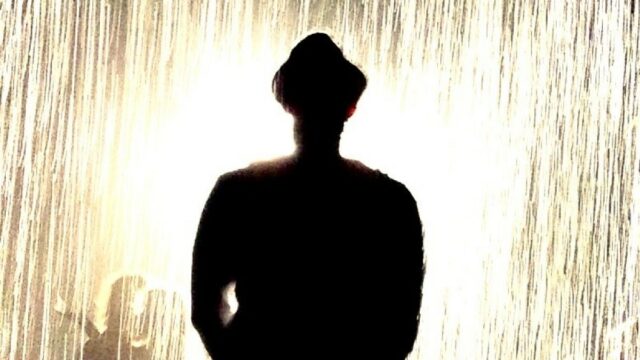 O autor de 'House of Leaves', Mark Z. Danielewski, sobre conjurar 'The Voice of the Mountain' para escrever seu faroeste de terror de 1.200 páginas, 'Tom's Crossing'
