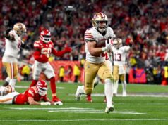O caminho estreito dos 49ers até o Levi’s Stadium para o Super Bowl LX O quarterback do San Francisco 49ers, Brock Purdy (13), passa contra o Arizona Cardinals durante o primeiro tempo de um jogo de futebol americano da NFL em Glendale, Arizona, domingo, 16 de novembro de 2025. (AP Photo / Ross D. Franklin)