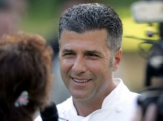 O chef famoso do estado da Bay Area, Michael Chiarello, acusa o ex-executivo de ajudar a assumir o controle de seu império de restaurantes O chef famoso do estado da Bay Area, Michael Chiarello, acusa o ex-executivo de ajudar a assumir o controle de seu império de restaurantes
