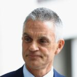 O chefe da BBC, Tim Davie, renuncia após críticas sobre a edição do discurso de Trump