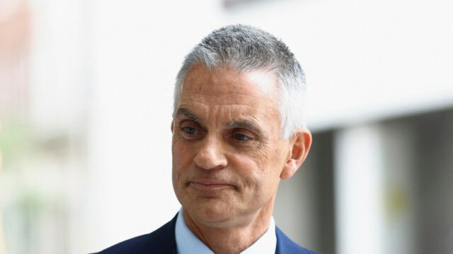 O chefe da BBC, Tim Davie, renuncia após críticas sobre O chefe da BBC, Tim Davie, renuncia após críticas sobre a edição do discurso de Trump