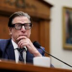 O chefe interino da FEMA, David Richardson, deixa o cargo após um mandato conturbado