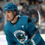 O cronograma para Skinner e Misa dos Sharks retornarem aos treinos é esclarecido (um pouco)