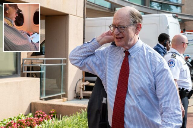 O deputado democrata Brad Sherman nega ter visto pornografia durante O deputado democrata Brad Sherman nega ter visto pornografia durante o voo e culpa o algoritmo X por fotos obscenas no iPad