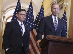 O desligamento do GOP não está funcionando para eles A partir da esquerda, o líder da maioria na Câmara, Tom Emmer, R-Minn., Presidente da Conferência Republicana da Câmara, Rep. Lisa McClain, R-Mich., Presidente da Câmara Mike Johnson, R-La., Líder da maioria na Câmara Steve Scalise, R-La., e Presidente do Comitê de Dotações da Câmara, Tom Cole, R-Okla., durante uma coletiva de imprensa no 8º dia da paralisação do governo no Capitólio dos EUA na quarta-feira, 8 de outubro de 2025, em Washington. (Foto AP/John McDonnell)