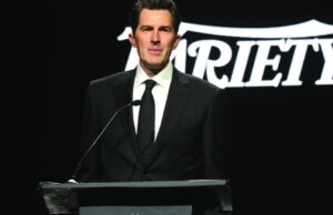 O diretor de ‘Miami Vice’, Joseph Kosinski, sobre Michael B. Jordan e Austin Butler circulando sua reinicialização: ‘Se acabar sendo esses dois, eu teria muita sorte’ O diretor de 'Miami Vice', Joseph Kosinski, sobre Michael B. Jordan e Austin Butler circulando sua reinicialização: 'Se acabar sendo esses dois, eu teria muita sorte'