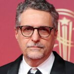 O diretor de 'O Agente Secreto', Kleber Mendonça Filho, diz que Hollywood deve 'traçar um limite' com o streaming se 'querem manter o cinema vivo'