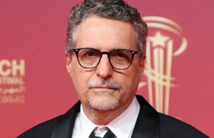 O diretor de ‘O Agente Secreto’, Kleber Mendonça Filho, diz que Hollywood deve ‘traçar um limite’ com o streaming se ‘querem manter o cinema vivo’ O diretor de 'O Agente Secreto', Kleber Mendonça Filho, diz que Hollywood deve 'traçar um limite' com o streaming se 'querem manter o cinema vivo'