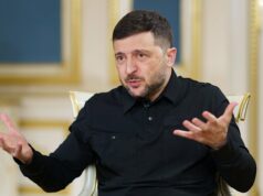 O escândalo de corrupção nuclear na Ucrânia enreda o amigo de Zelensky. O momento não poderia ser pior Sacos de areia protegendo um painel de controle em uma usina danificada, após os recentes ataques de mísseis e drones da Rússia em um local não revelado na Ucrânia, na quinta-feira.
