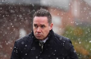 O ex-marido de Katie Price, Kieran Hayler, ‘estuprou e agrediu sexualmente uma menina de 13 anos na Mansão Mucky’ enquanto era casado com uma estrela, disse o tribunal O ex-marido de Katie Price, Kieran Hayler, chegou ao tribunal após ser acusado de estupro e agressão sexual de uma menina de 13 anos enquanto era casado com a estrela