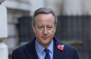 O ex-primeiro-ministro David Cameron revela que foi diagnosticado com câncer de próstata depois que sua esposa o incentivou a fazer um teste Lord David Cameron revelou que foi diagnosticado com câncer de próstata depois de fazer um exame de saúde com seu médico de família.