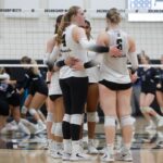 O ex-técnico do Mitty, Bret Almazan-Cezar, choca os Monarchs quando Rocklin ganha o primeiro título de vôlei do CIF NorCal Open