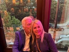 O forte vínculo de Richard Branson e da falecida esposa Joan com seus filhos: a filha Holly agradeceu aos pais por apoiá-la enquanto se identificava como menino por sete anos – meses antes da morte de sua mãe, aos 80 anos Richard Branson e sua esposa Joan tinham um vínculo muito forte com seus filhos, com o magnata da Virgin anunciando tragicamente a morte de sua esposa na terça-feira