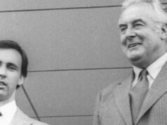 O futuro primeiro-ministro disse a Whitlam para prender o governador-geral Ex-primeiro-ministro Paul Keating.