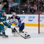 O gol tardio de Smith leva Sharks a uma vitória emocionante sobre o Winnipeg Jets