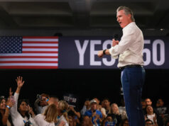 O mais recente: Trump dando um toque positivo à economia depois que os eleitores repreenderam seu desempenho Yahoo news home