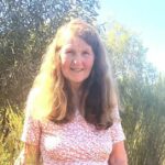 Gaye Wheatley e seu marido, Ned, passaram décadas de suas vidas plantando árvores e plantas nativas em sua propriedade em West Wyalong. ﻿