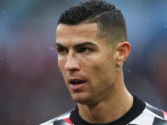 O momento da passagem da tocha de Cristiano Ronaldo no Man Utd teve um final muito infeliz ícone de correio