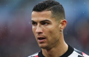 O momento da passagem da tocha de Cristiano Ronaldo no Man Utd teve um final muito infeliz ícone de correio
