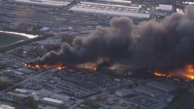 O motor esquerdo caiu do avião durante a decolagem, antes O motor esquerdo caiu do avião durante a decolagem, antes do acidente fatal em Louisville