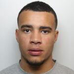 Na foto: Harrison Sullivan, 24, um influenciador do TikTok que era procurado por não comparecer ao tribunal em relação a vários delitos de trânsito em Virginia Water, Surrey, em março passado