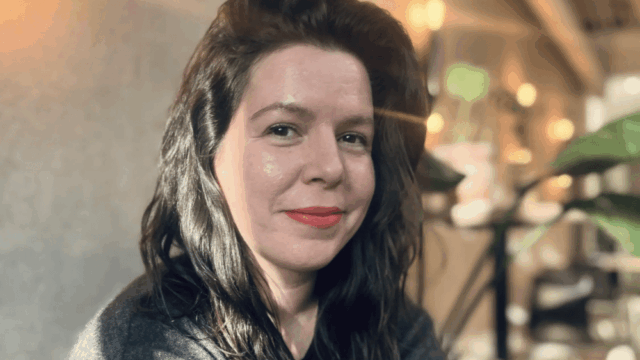 O novo chefe do fundo IDFA Bertha, Selin Murat, fala em apoio a documentários que 'desafiam o consumo fácil', como aqueles vindos da Ucrânia e da Palestina 
