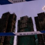 O número de mortos continua aumentando, mais oito presos após incêndio em torre de Hong Kong