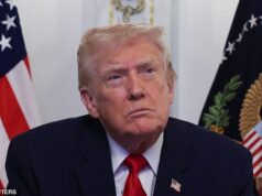 O plano ‘real’ de Trump para acabar com a guerra na Ucrânia ‘revelado’: aumento de US$ 300 BILHÕES para a América e missões espaciais conjuntas com a Rússia para Marte… mas Putin ainda pode rir por último O plano de paz alternativo do presidente Donald Trump poderia ser um acordo de investimento massivo com a Rússia avaliado em 300 mil milhões de dólares.