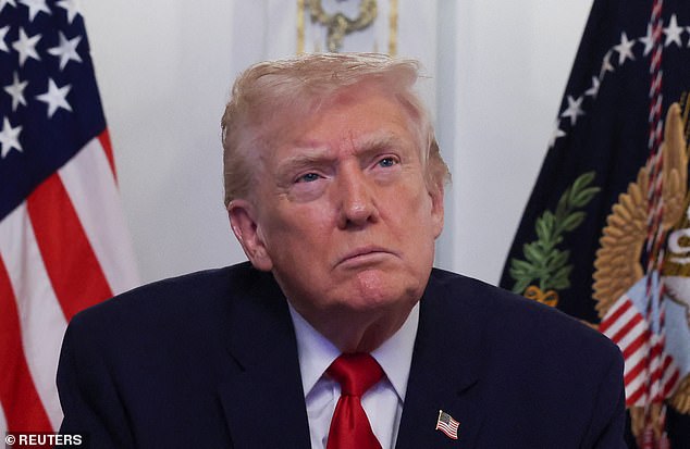 O plano 'real' de Trump para acabar com a guerra O plano de paz alternativo do presidente Donald Trump poderia ser um acordo de investimento massivo com a Rússia avaliado em 300 mil milhões de dólares.