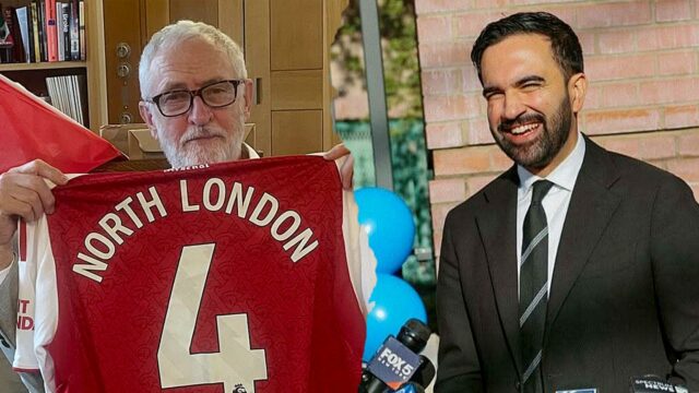 O político britânico Jeremy Corbyn, que foi deposto por acusações de anti-semitismo, mostra apoio a Zohran Mamdani
