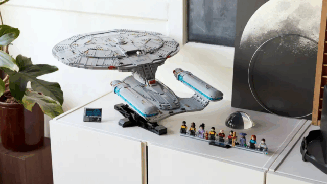 O presente mais quente deste ano é o Lego USS As 9 minifiguras da USS Enterprise.