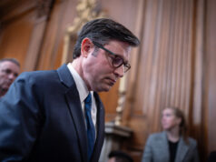 O presidente da Câmara, estranhamente, nunca sabe sobre a última besteira de Trump O presidente da Câmara, estranhamente, nunca sabe sobre a última besteira de Trump