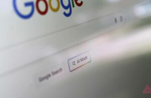 O primeiro anúncio de IA do Google é em parte impressionante, em parte assustador Uma captura de tela do anúncio gerado por IA do Google com um peru acenando