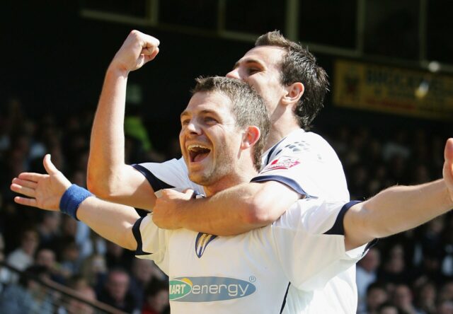 O primeiro jogador de futebol a marcar nas 10 principais ícone de correio