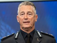 O principal policial de Victoria enfrenta escrutínio durante a segunda viagem de helicóptero, viagem da esposa Helicóptero Victoria Police Air Wing