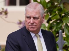 O príncipe Andrew deu uma festa com ‘Poppers, Lube and Condoms’, afirma o livro Como o príncipe Andrew está conectado à linha do tempo do escândalo de Jeffrey Epstein 2236694686 587967668