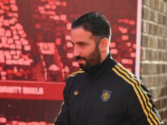 Jonny Evans explica porque Ruben Amorim quer que o seu defesa-central suba no campo ícone de correio