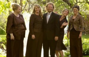 O que a esposa de Kody Brown disse a ele no vídeo surpresa das ‘Forças Especiais’? Shawn-Johnson-e-Kody-Brown-Forças Especiais-GettyImages-2235110100