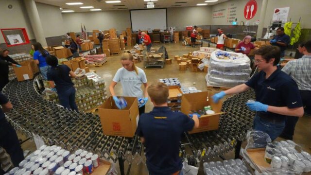 O que os bancos alimentares precisam em meio à crise de financiamento do SNAP
