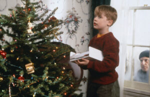 O que vem para Disney+ em dezembro de 2025 A still image from "Home Alone."