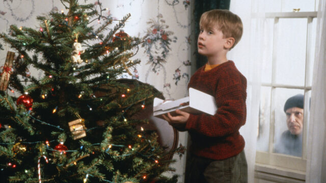 O que vem para Disney+ em dezembro de 2025 A still image from "Home Alone."