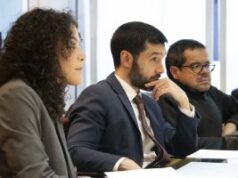 O regulador de jogos de azar da Espanha distribui US$ 38 milhões em multas à Betfair e ao 888 Reunião do Ministro Pablo Bustinduay com o ex-presidente José Luis Rodríguez Zapatero. O regulador de jogos de azar da Espanha distribui US$ 38 milhões em multas à Betfair e ao 888