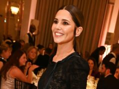 O retorno cuidadoso de Cheryl! A amada estrela está voltando aos holofotes em seus termos com passeios de moda sofisticados, negócios de grandes marcas e noites de boujee com seus colegas de banda O retorno cuidadoso de Cheryl! A amada estrela está voltando aos holofotes em seus termos com passeios de moda sofisticados, negócios de grandes marcas e noites de boujee com seus colegas de banda